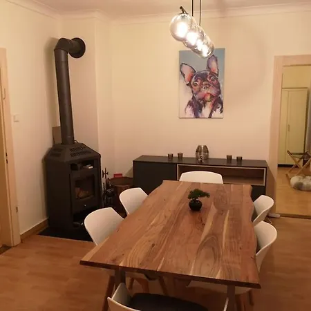 Vier Mit Kueche & Bad Apartment