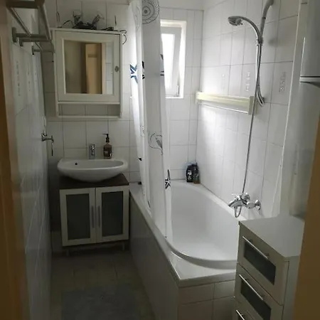 Apartman Vier Mit Kueche & Bad Weingarten