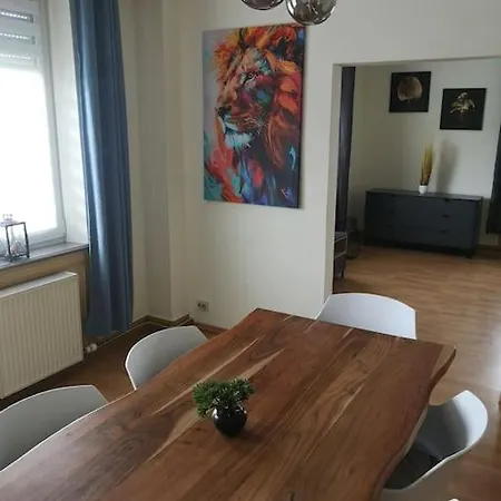 Vier Mit Kueche & Bad Apartment